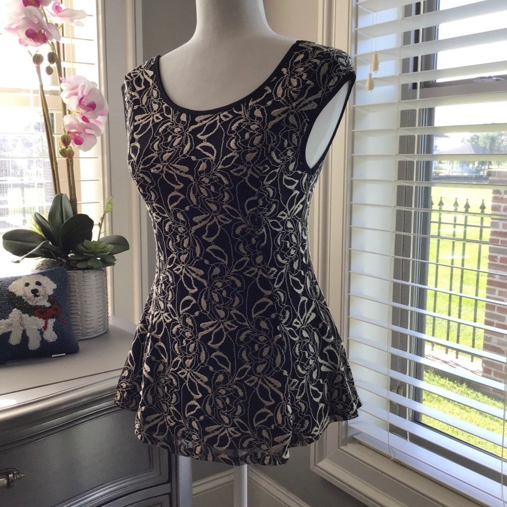 Ladies Blouse Top Medium